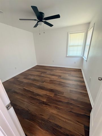 1304 OAK ST, Memphis, TN 38106