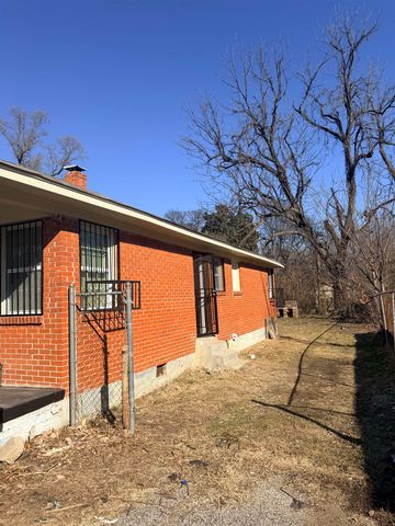 1304 OAK ST, Memphis, TN 38106