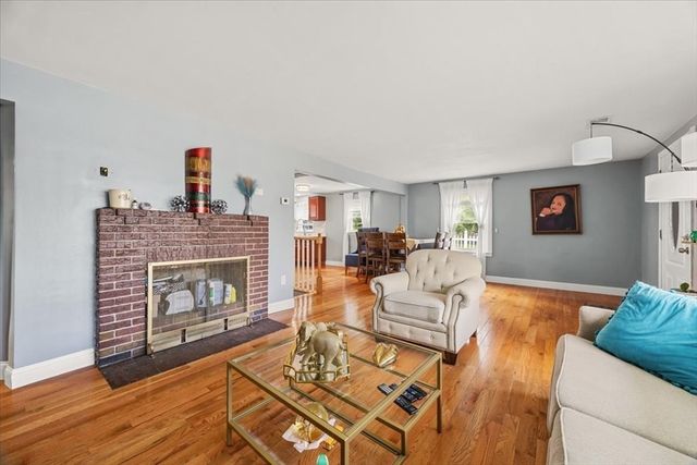 33 Prince St, Brockton, MA 02302