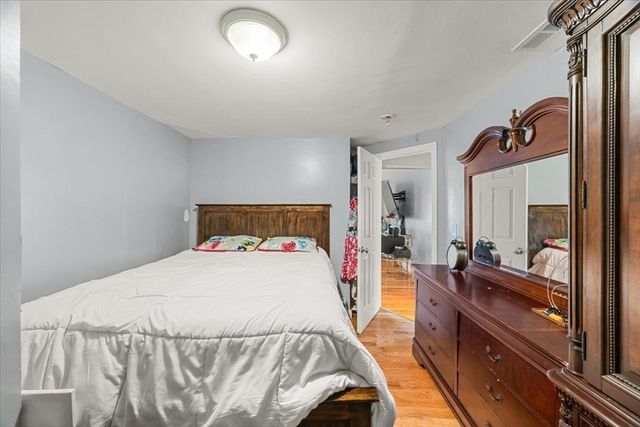 33 Prince St, Brockton, MA 02302