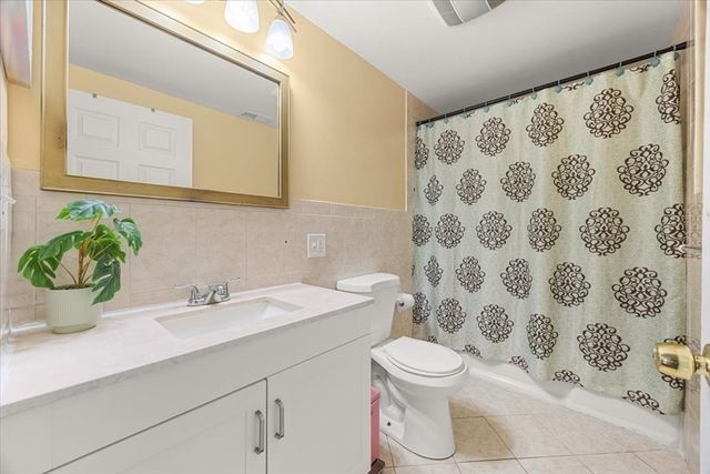 33 Prince St, Brockton, MA 02302
