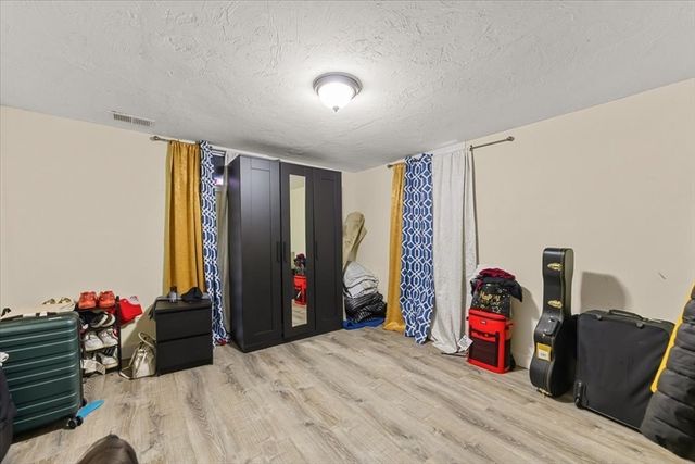 33 Prince St, Brockton, MA 02302