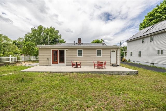 33 Prince St, Brockton, MA 02302