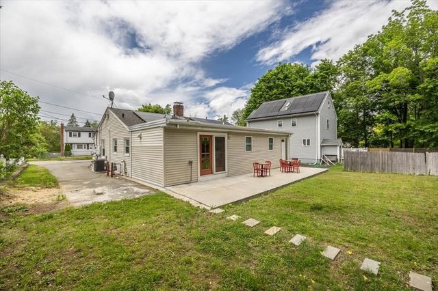 33 Prince St, Brockton, MA 02302