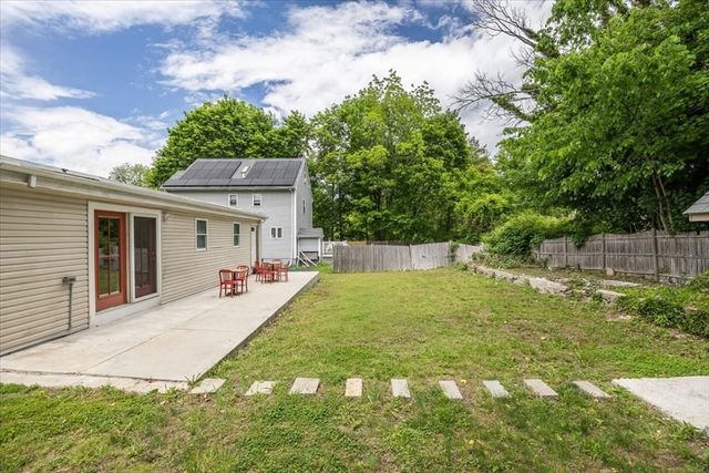 33 Prince St, Brockton, MA 02302