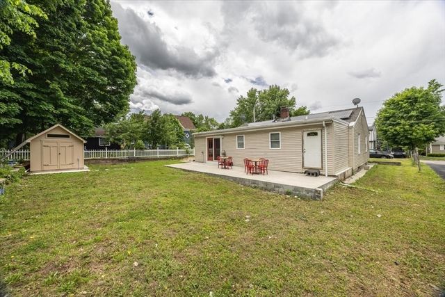 33 Prince St, Brockton, MA 02302