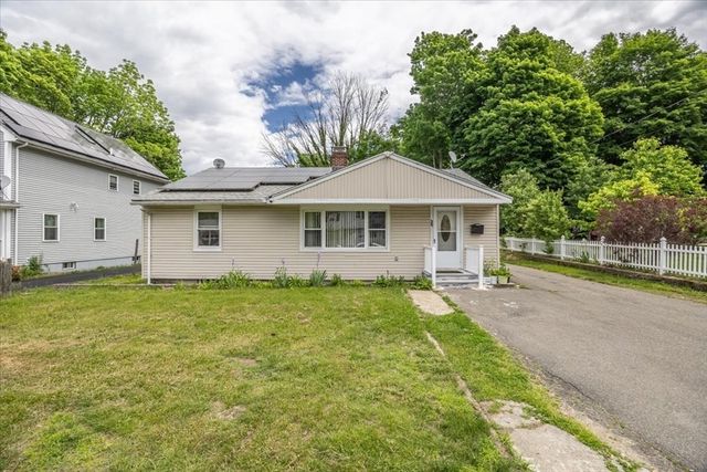 33 Prince St, Brockton, MA 02302