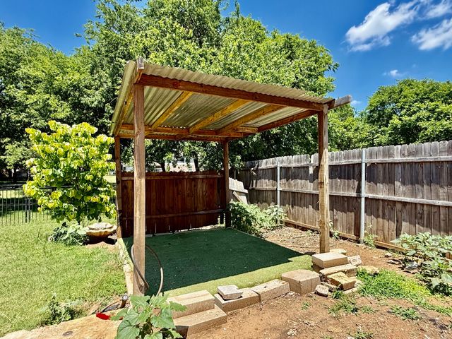1144 Switchgrass Lane, Crowley, TX 76036