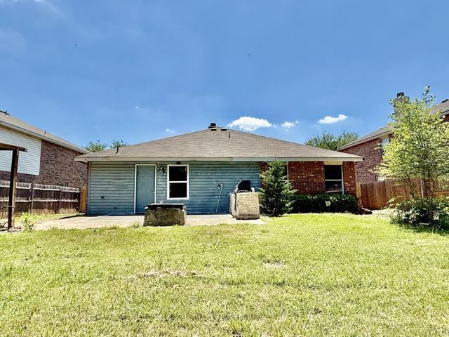 1144 Switchgrass Lane, Crowley, TX 76036