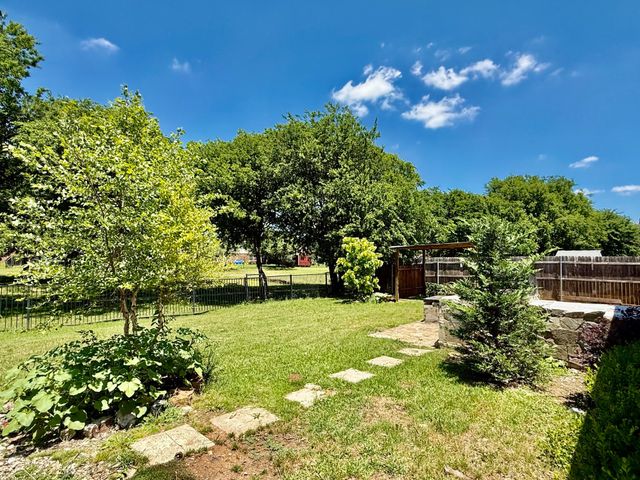 1144 Switchgrass Lane, Crowley, TX 76036