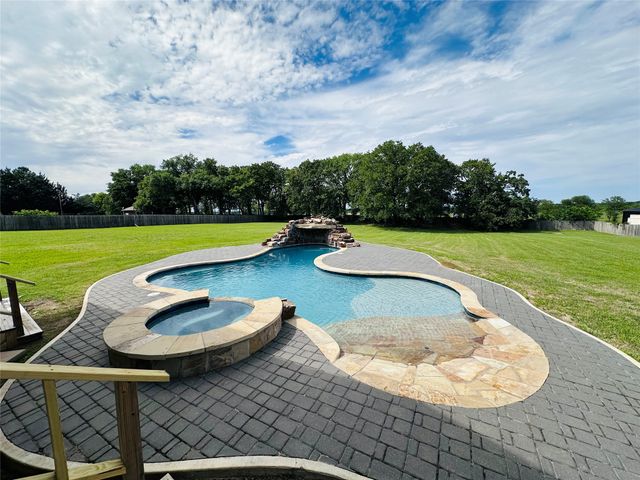 192 Randy Street, Gun Barrel City, TX 75156