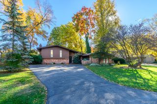 20079 Forestwood Street, Southfield, MI 48076