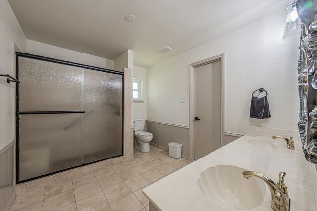 2415 Lakeview Circle, Arlington, TX 76013