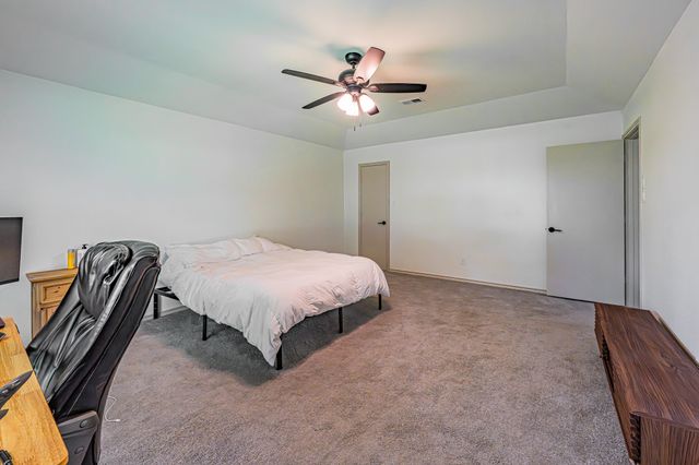 2415 Lakeview Circle, Arlington, TX 76013