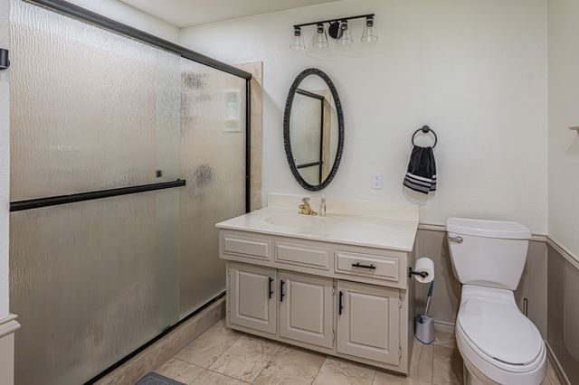 2415 Lakeview Circle, Arlington, TX 76013