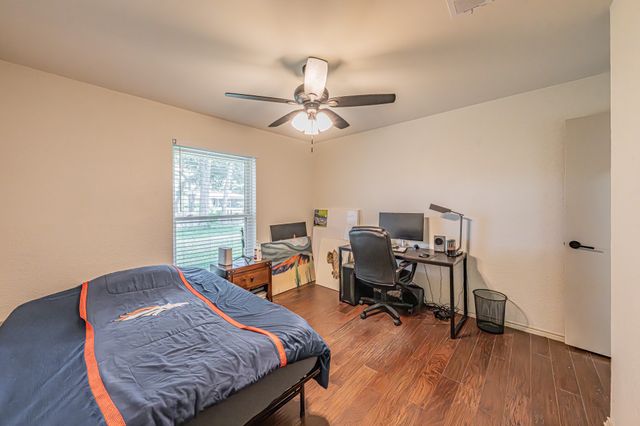 2415 Lakeview Circle, Arlington, TX 76013