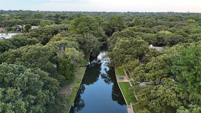 2415 Lakeview Circle, Arlington, TX 76013