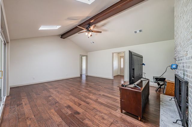 2415 Lakeview Circle, Arlington, TX 76013