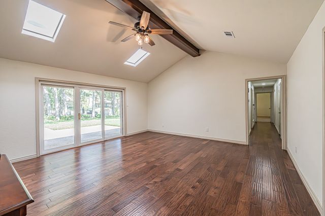 2415 Lakeview Circle, Arlington, TX 76013