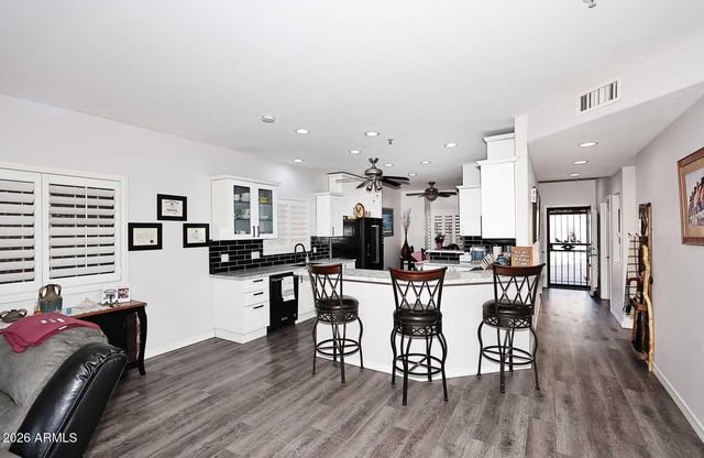 11011 N ZEPHYR Drive 105, Fountain Hills, AZ 85268