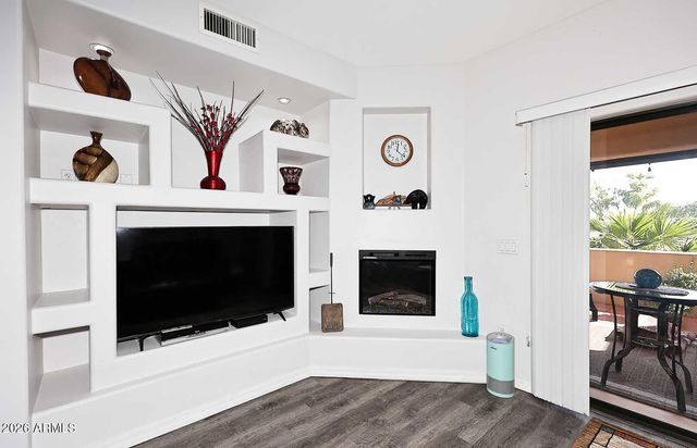 11011 N ZEPHYR Drive 105, Fountain Hills, AZ 85268