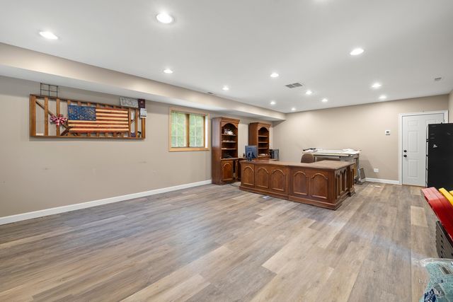 2802 N Ringwood Road, Mchenry, IL 60050
