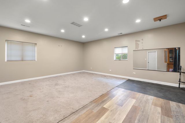 2802 N Ringwood Road, Mchenry, IL 60050