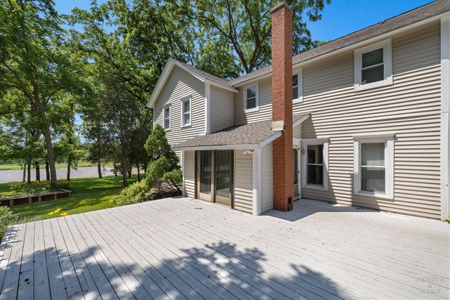 2802 N Ringwood Road, Mchenry, IL 60050