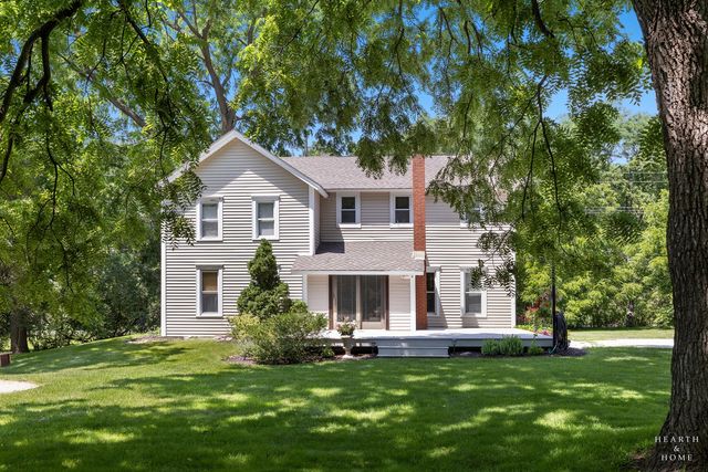 2802 N Ringwood Road, Mchenry, IL 60050