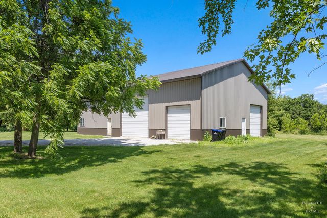 2802 N Ringwood Road, Mchenry, IL 60050