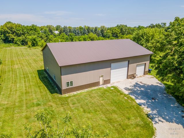 2802 N Ringwood Road, Mchenry, IL 60050