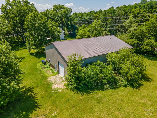2802 N Ringwood Road, Mchenry, IL 60050