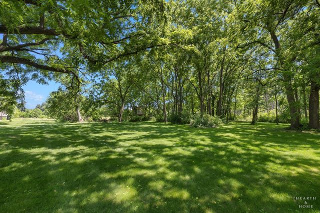 2802 N Ringwood Road, Mchenry, IL 60050