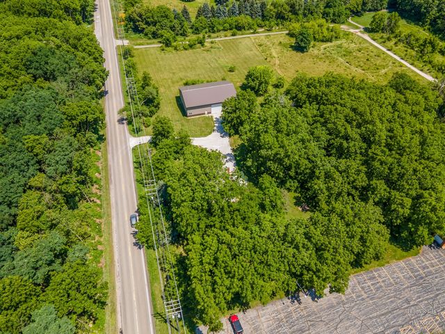 2802 N Ringwood Road, Mchenry, IL 60050