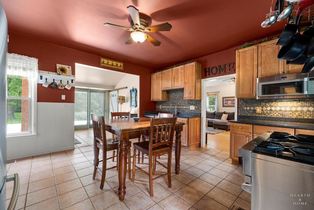 2802 N Ringwood Road, Mchenry, IL 60050