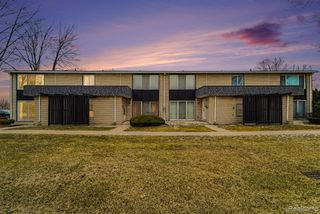 8691 Kennedy Circle Unit #4, Warren, MI 48093