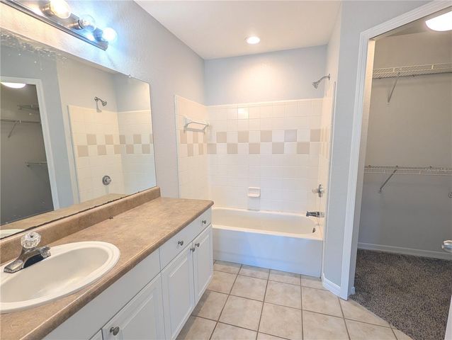 5611 BIDWELL PARKWAY 205, Sarasota, FL 34233