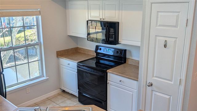 5611 BIDWELL PARKWAY 205, Sarasota, FL 34233