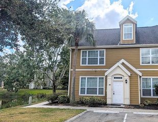 5611 BIDWELL PARKWAY 205, Sarasota, FL 34233