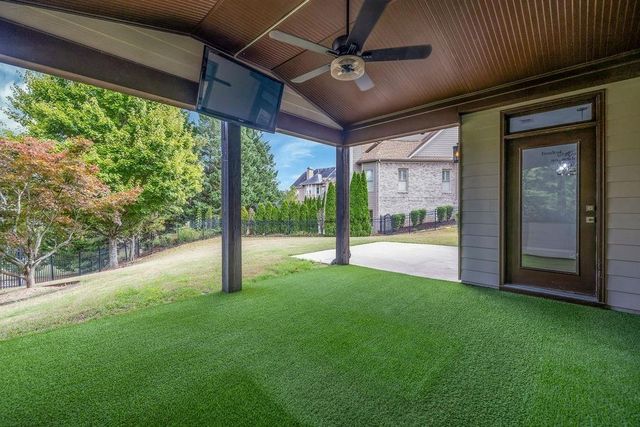 2372 Walkers Glen Lane, Buford, GA 30519