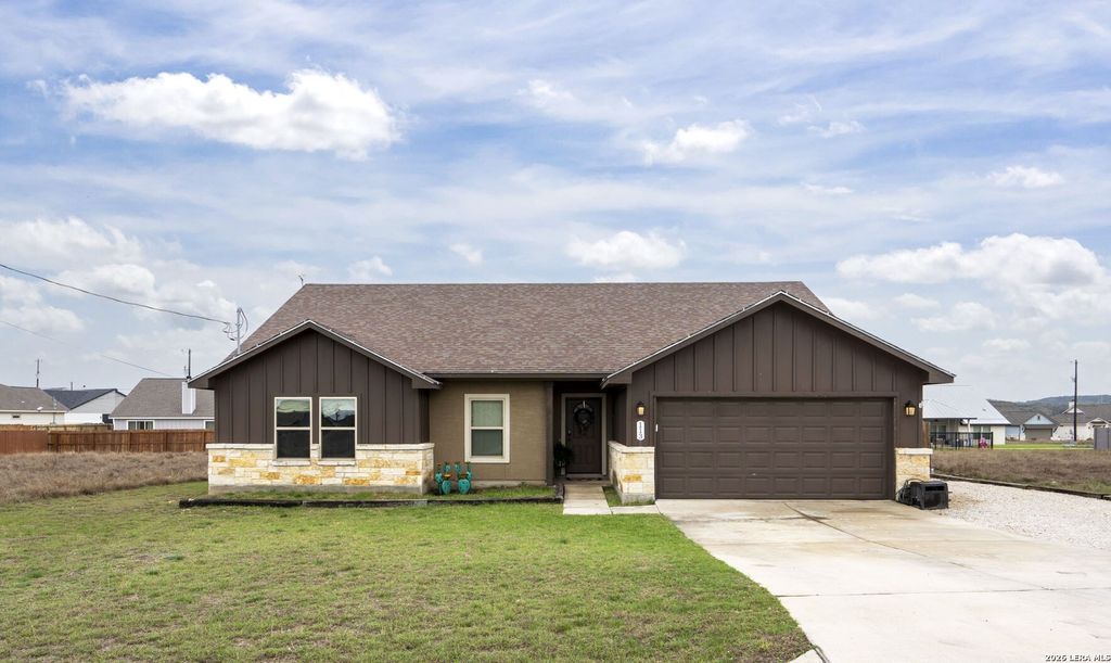 113 Antonio Perez, Blanco, TX 78606