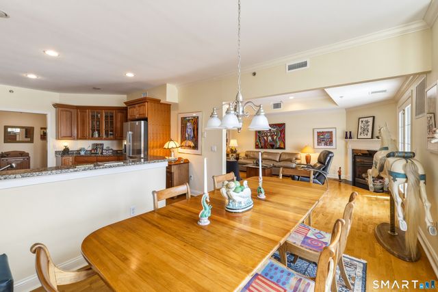 25 Cassandra Boulevard 204, West Hartford, CT 06107