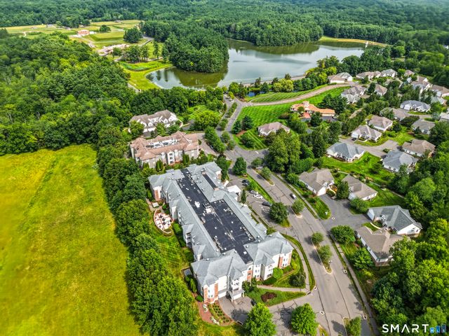 25 Cassandra Boulevard 204, West Hartford, CT 06107