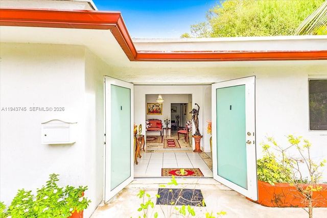 321 SW 19th Rd, Miami, FL 33129