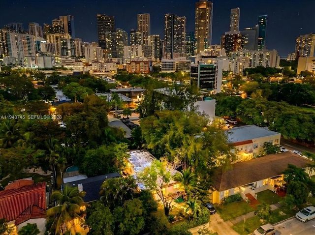 321 SW 19th Rd, Miami, FL 33129