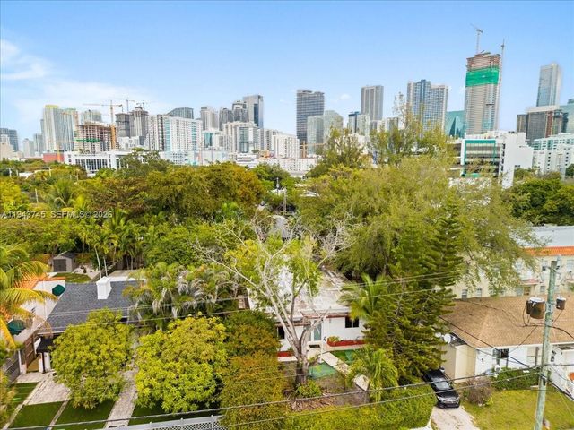 321 SW 19th Rd, Miami, FL 33129