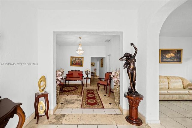 321 SW 19th Rd, Miami, FL 33129