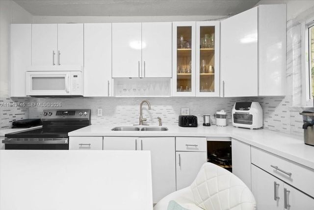 321 SW 19th Rd, Miami, FL 33129