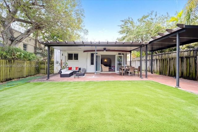 321 SW 19th Rd, Miami, FL 33129