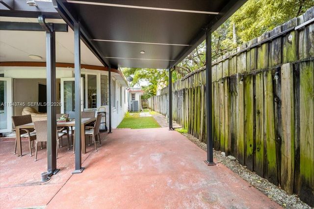 321 SW 19th Rd, Miami, FL 33129